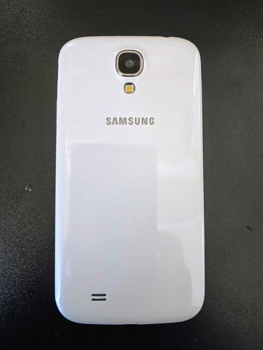 !Нов! Samsung Galaxy S4 + Аксесоари.