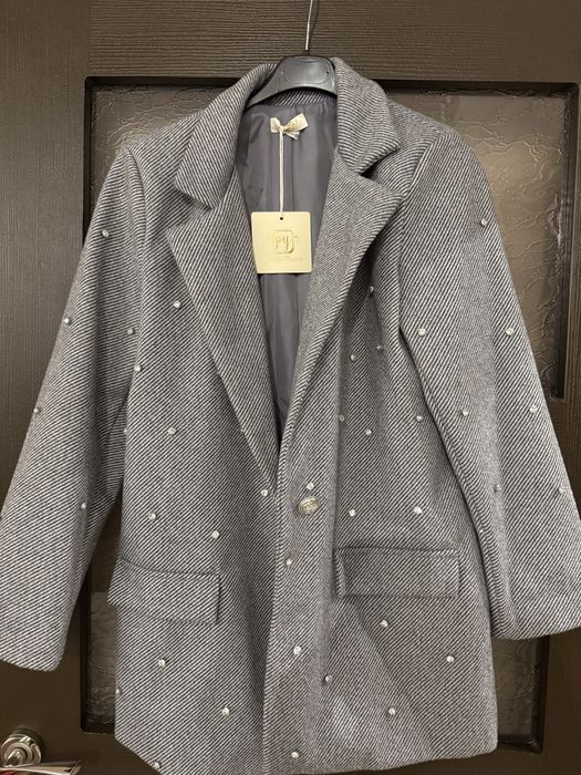 Дамско сиво палто с мъниста