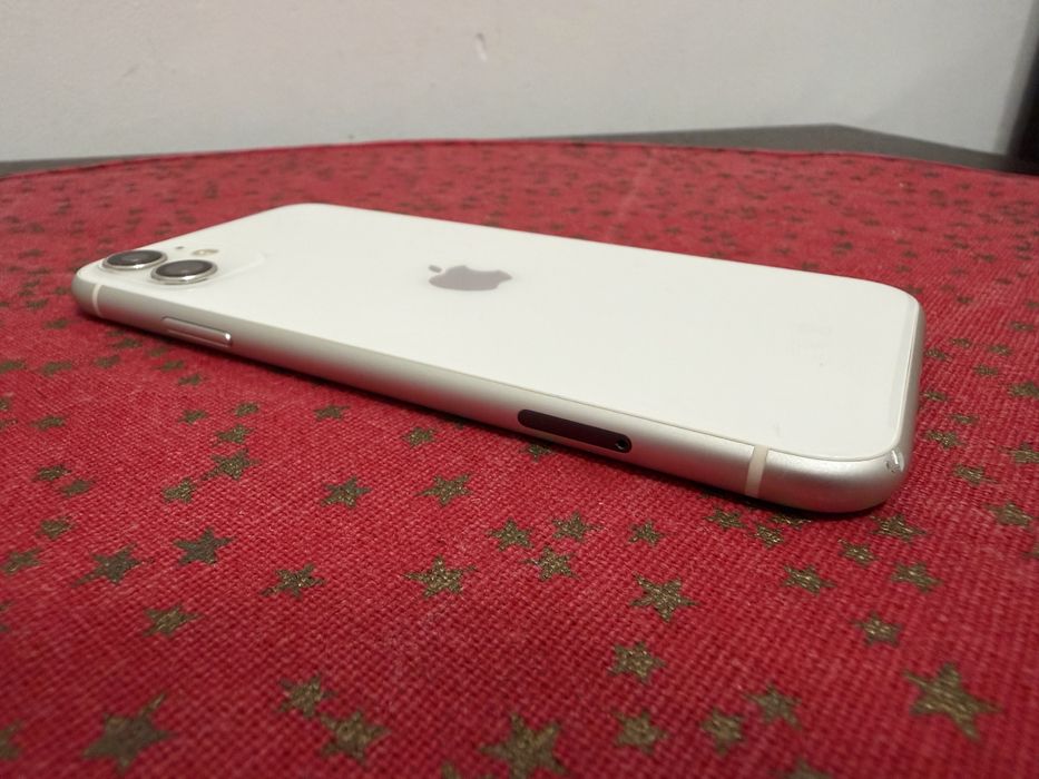 iPhone 11 white impecabil