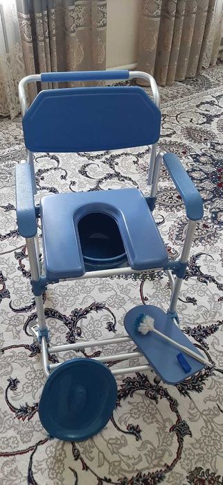 Био-туалет кресло на роликах корейского производствах