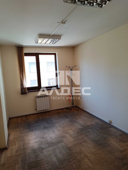 Дава се под наем Тристаен апартамент в София, Лозенец - 78 кв.м за 847.62 € - Снимка #4