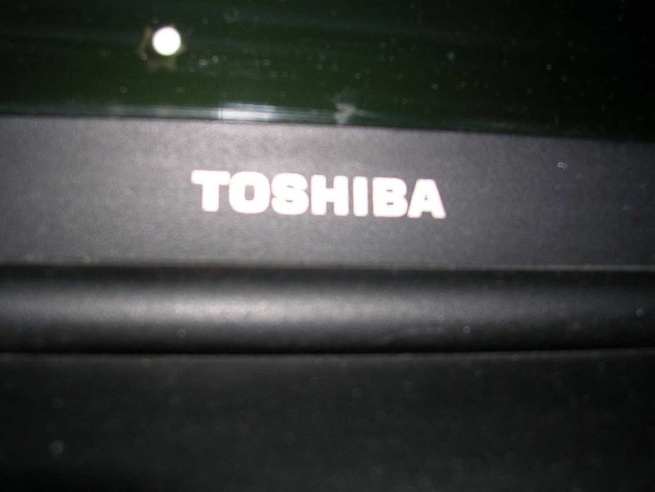 Лаптоп Toshiba Сателит със зарядно
