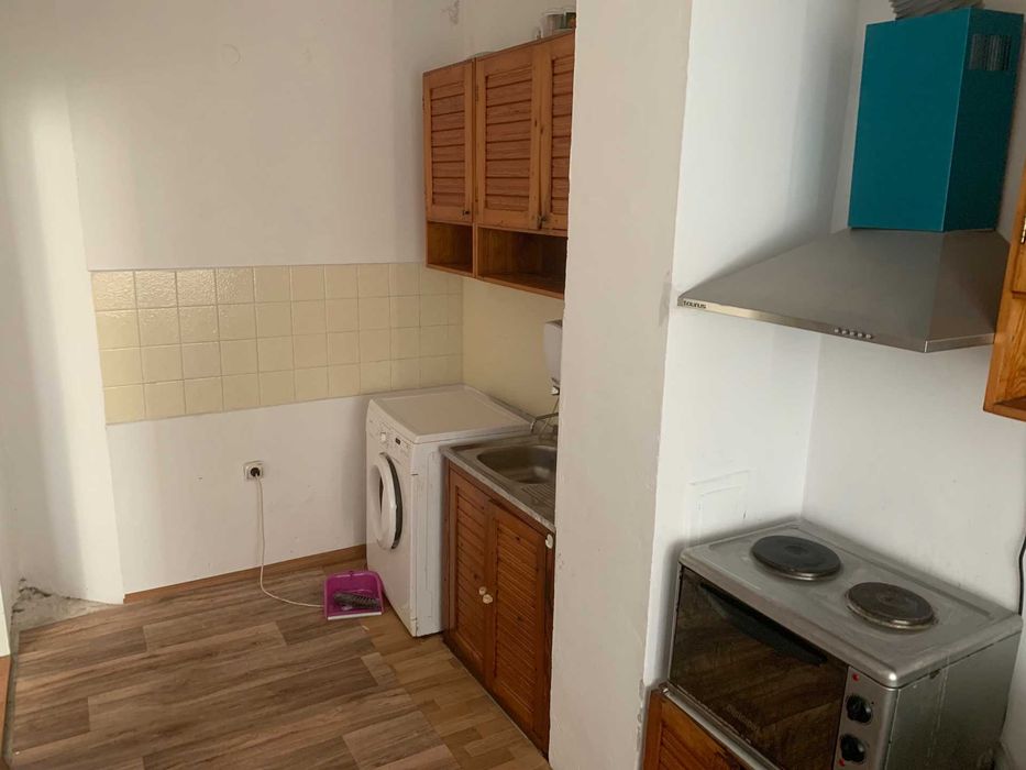 Дава се под наем Едностаен апартамент в Бургас, Възраждане - 40 кв.м за 125 € - Снимка #1