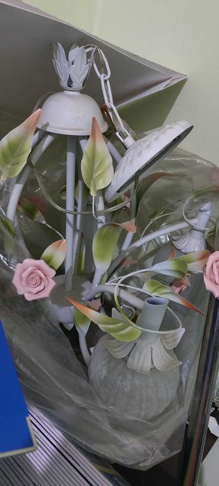 Срочно продаю люстра