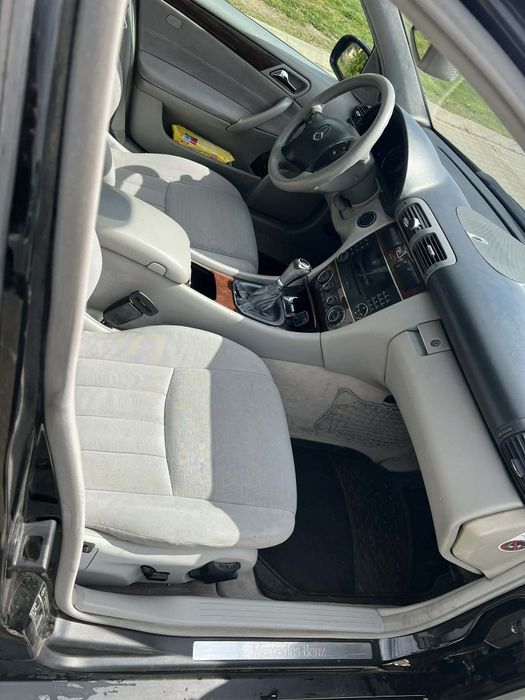 Vand Mercedes C220