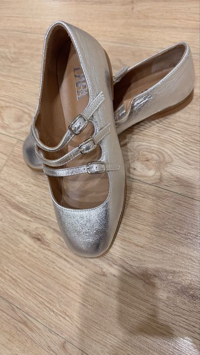 Балетки серебристого цвета