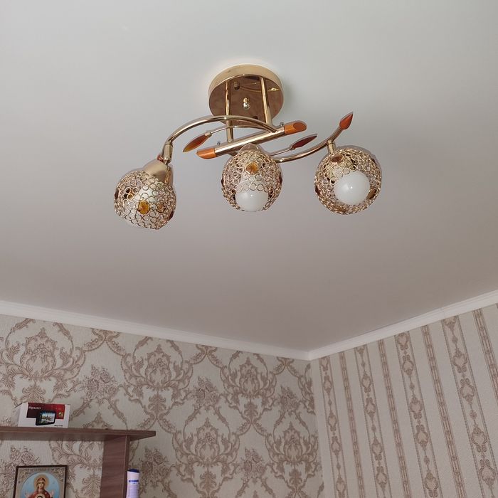 Продам люстру для спальни