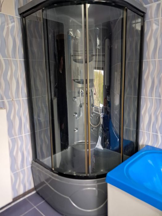 Cabina de dus cu hidromasaj