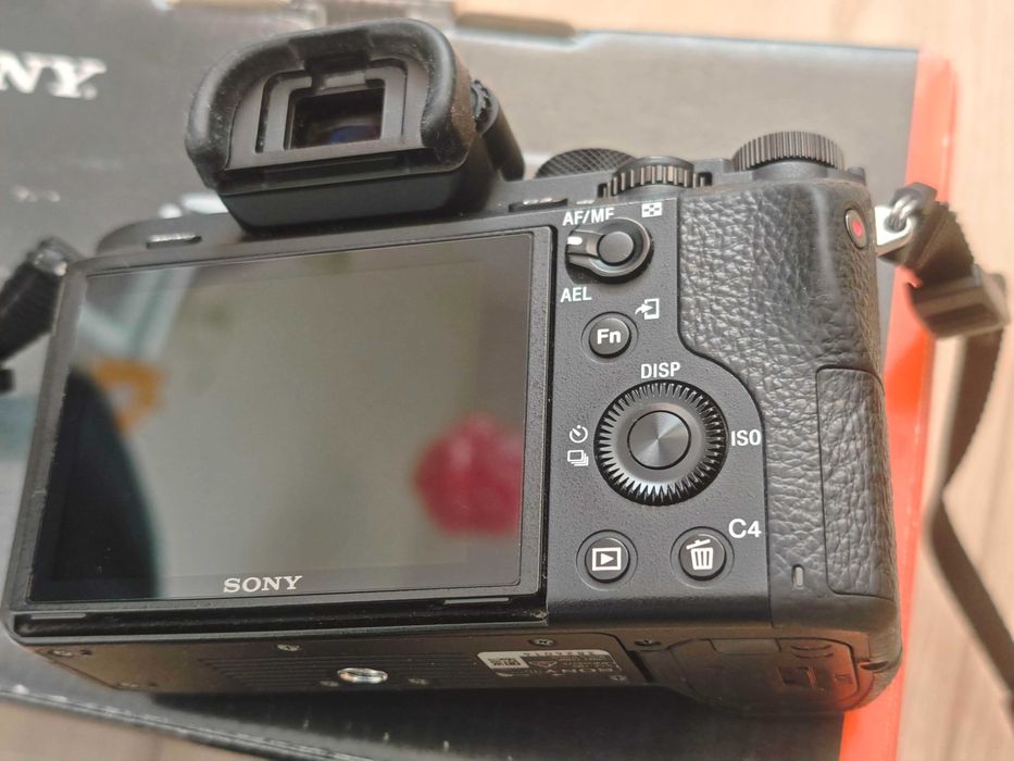 Sony Alpha 7 II с обектив Sony 28-70m на 8200 кадъра