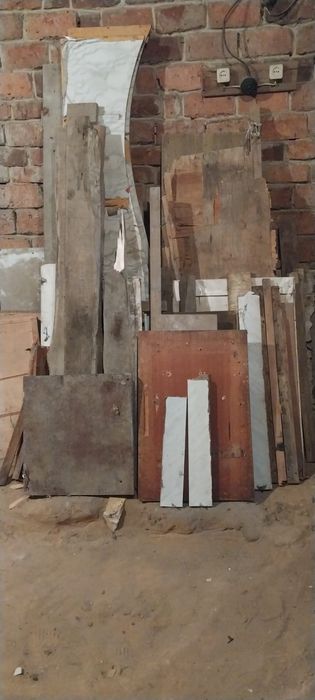 Поддоны б/у +доски,бруски,части шкафа