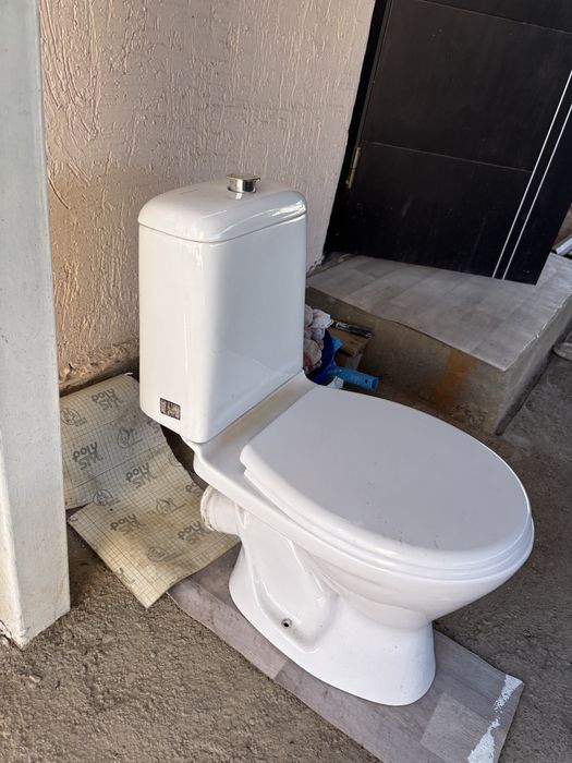 Продам унитаз для дома