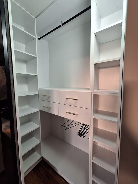 De închiriat apartamet cu 3 camere