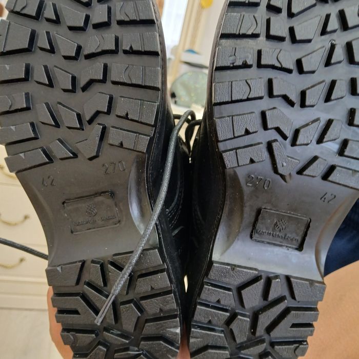 Продаю Берцы зиные и летние