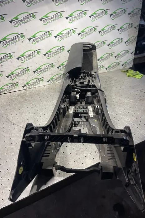 Consola centrala A 105852206C Mercedes-Benz E-Class