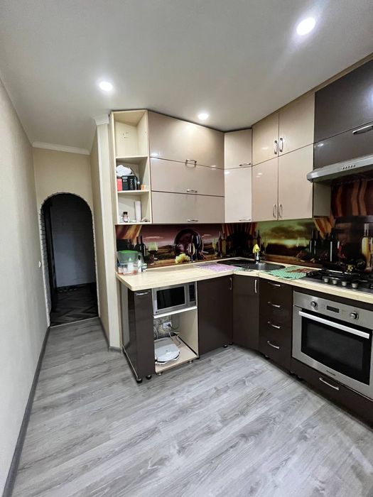 Срочно! Квартира  на Ц4-кафе Бухара 1*2/2/4 общ пол 42м Евро с мебелью