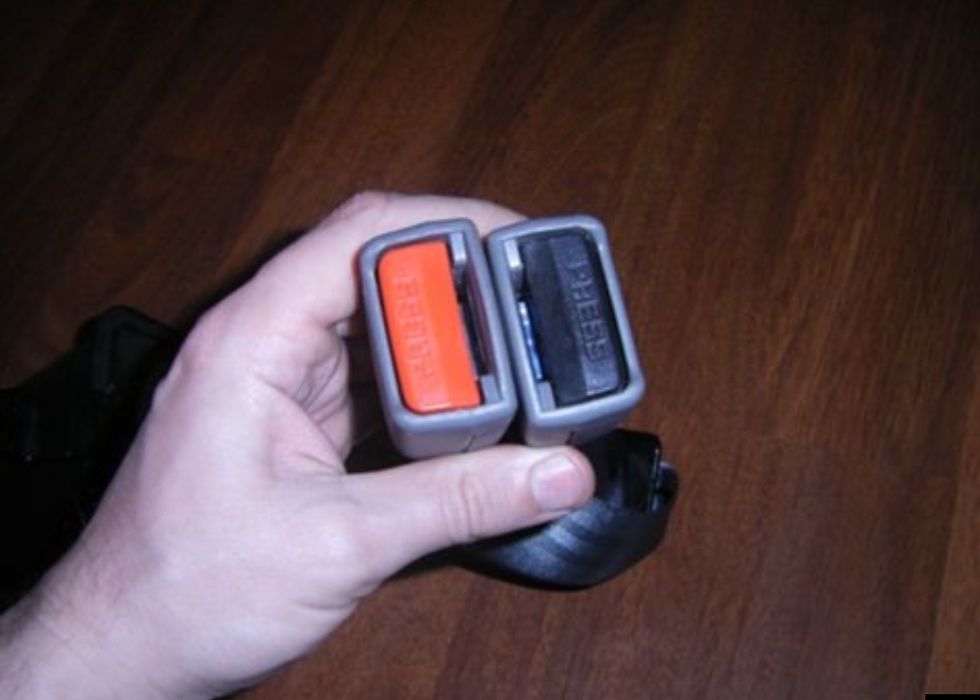 Задний ремень для среднего пассажира на Lacetti /Gentra , оригинал GM