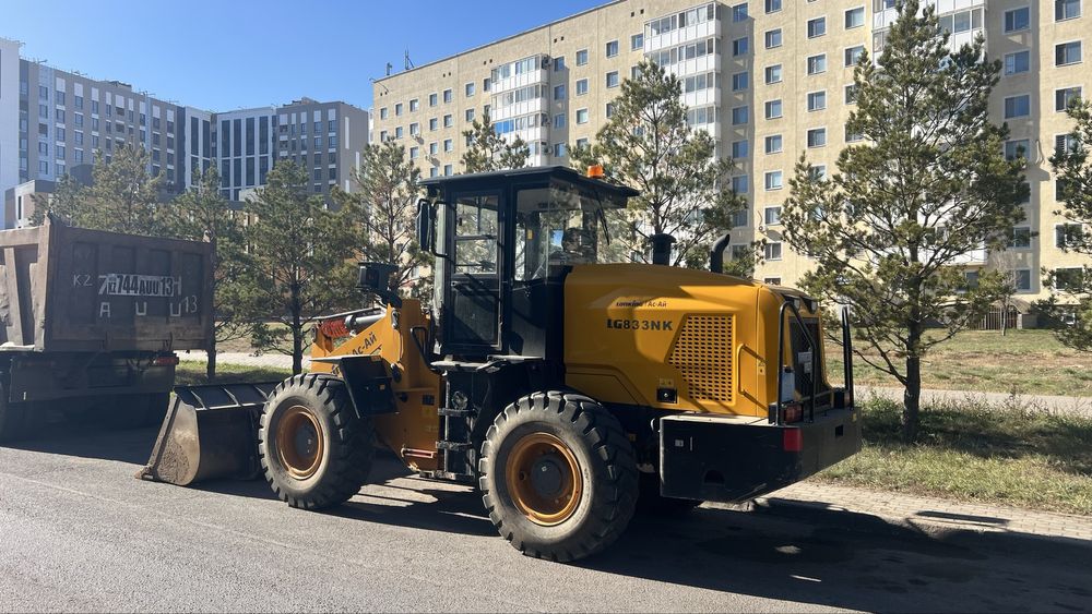 Фронтальный погрузчик 2-куб