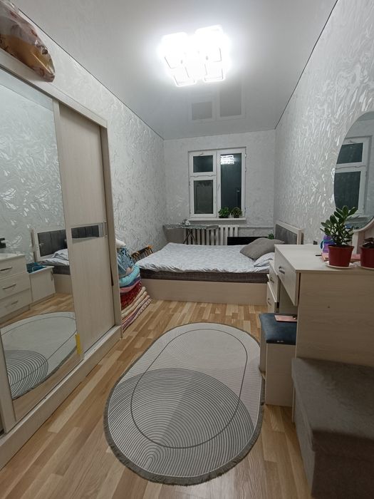 Uy sotiladi srochna 2/3 qlingan