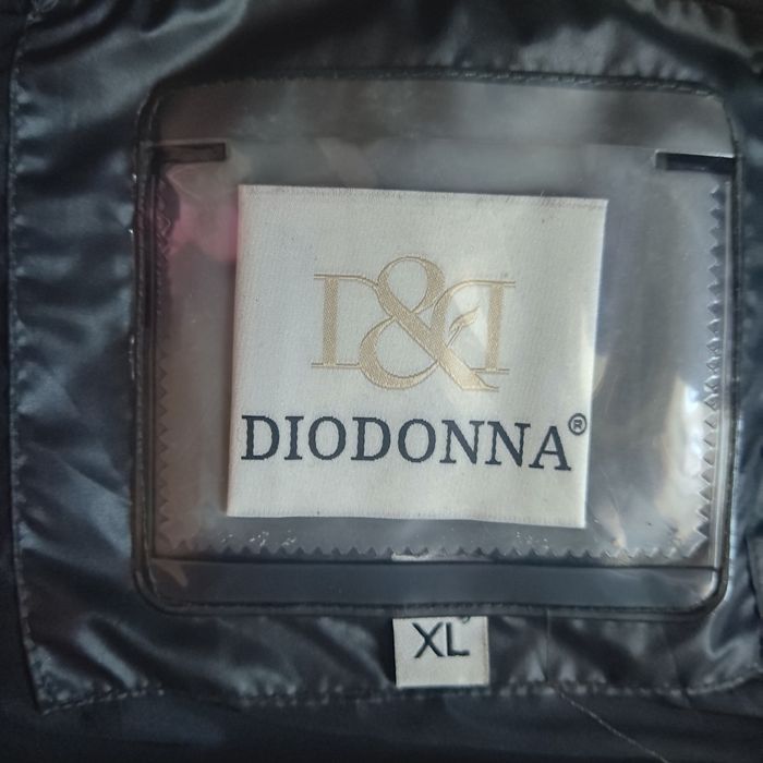 Куртка в отличном состоянии