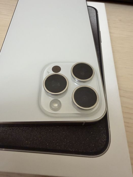 Продам Iphone 15 Pro Max 1tb