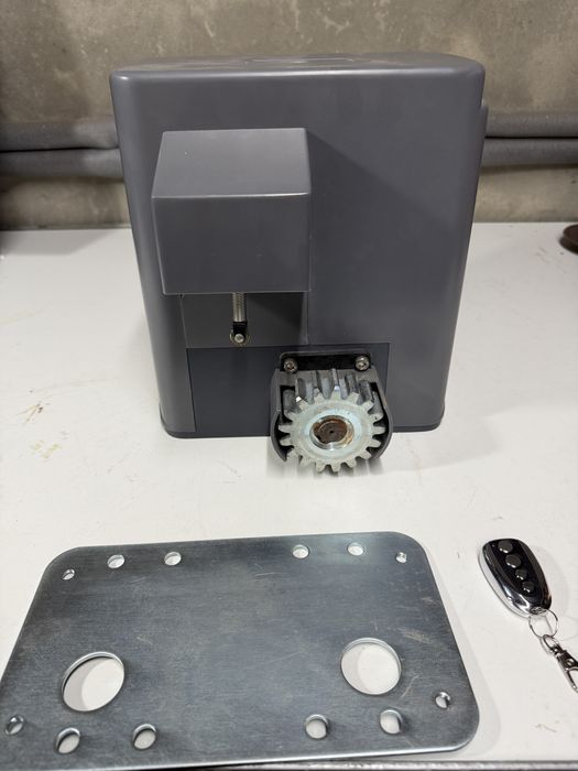 Motor - automatizare poarta culisanta