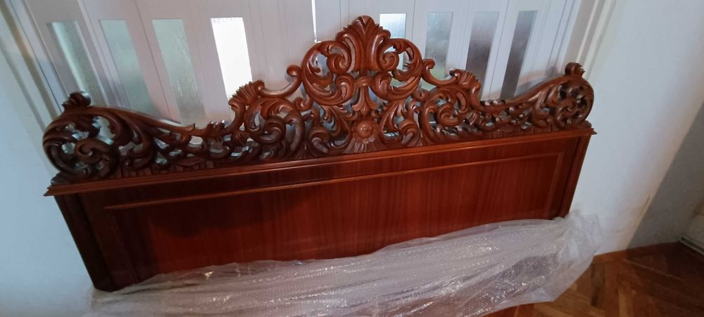 Продавам Ретро стил масивно легло от Орех