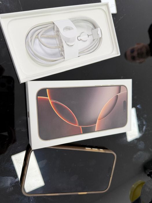 Vând iPhone 16 Pro Max 512 GB