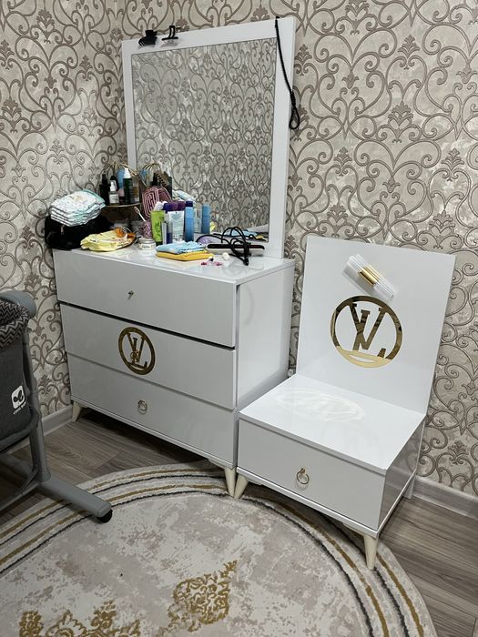 Спальный гарнитур