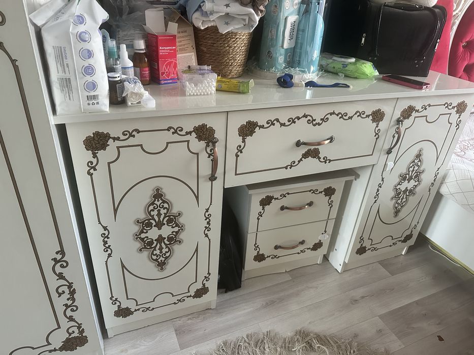 Спальный гарнитур