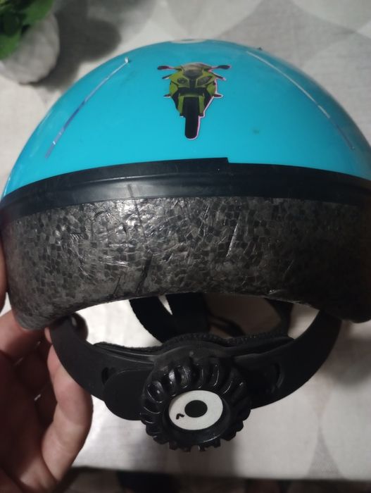 Предлага се детска каска