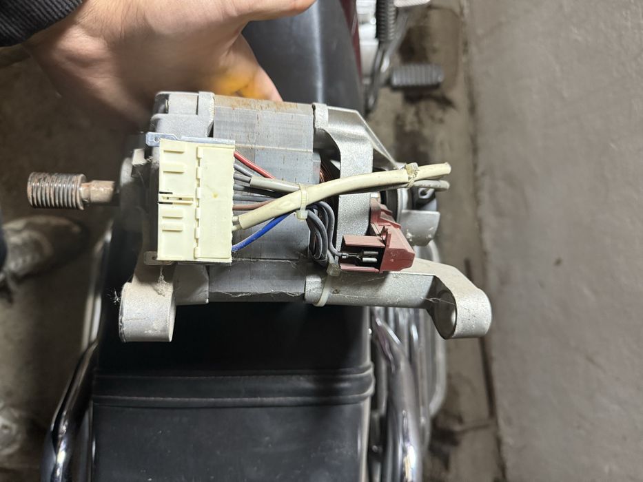 Продам Мотор от стиральной машины