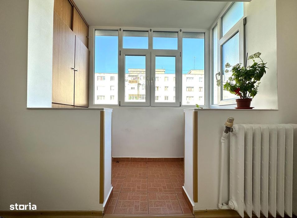 Apartament 3 camere, etaj intermediar