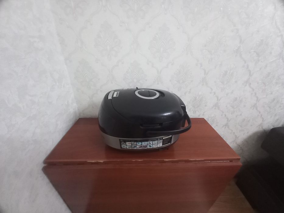 Продам Мультиварку Редмонд купили когда был хитом.