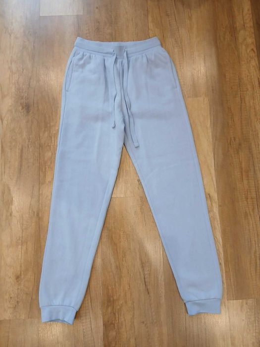 Дрехи по 5 евро всяка