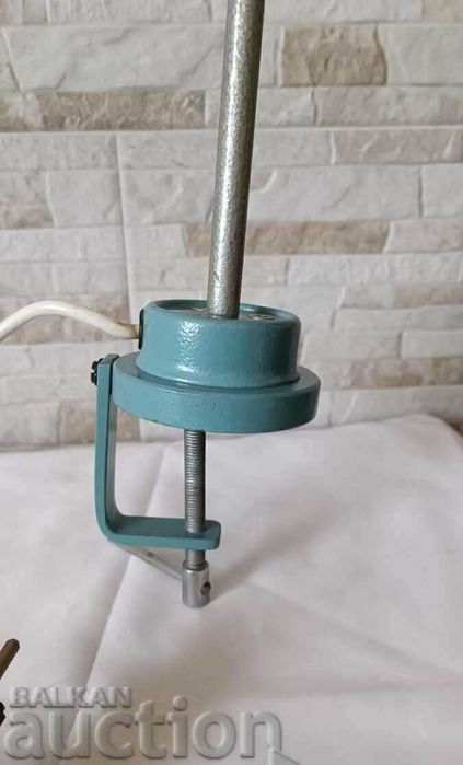 Индустриална лампа от струг с чупещи рамена - Българска - Чисто нова