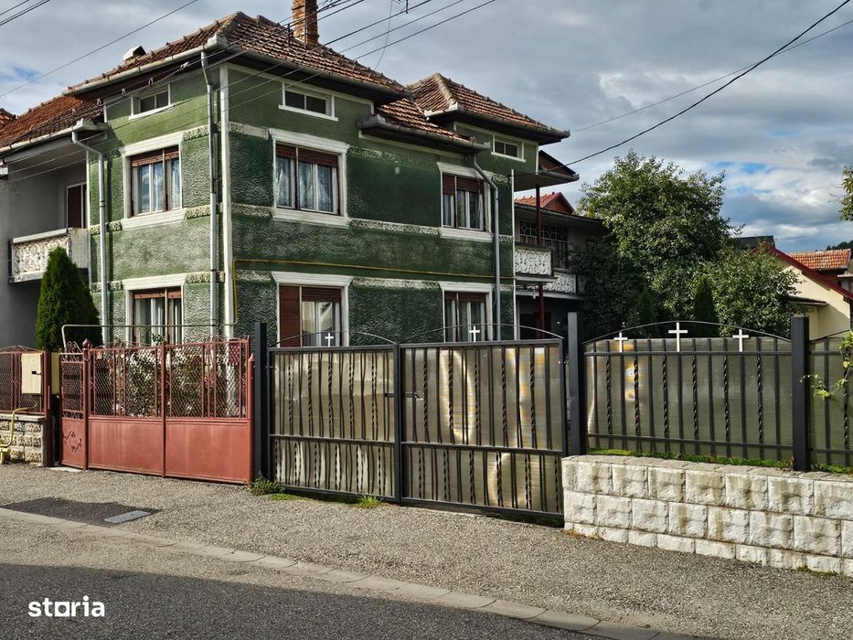 Casa Hateg strada Vasile Alecsandri la schimb cu apartament Deva