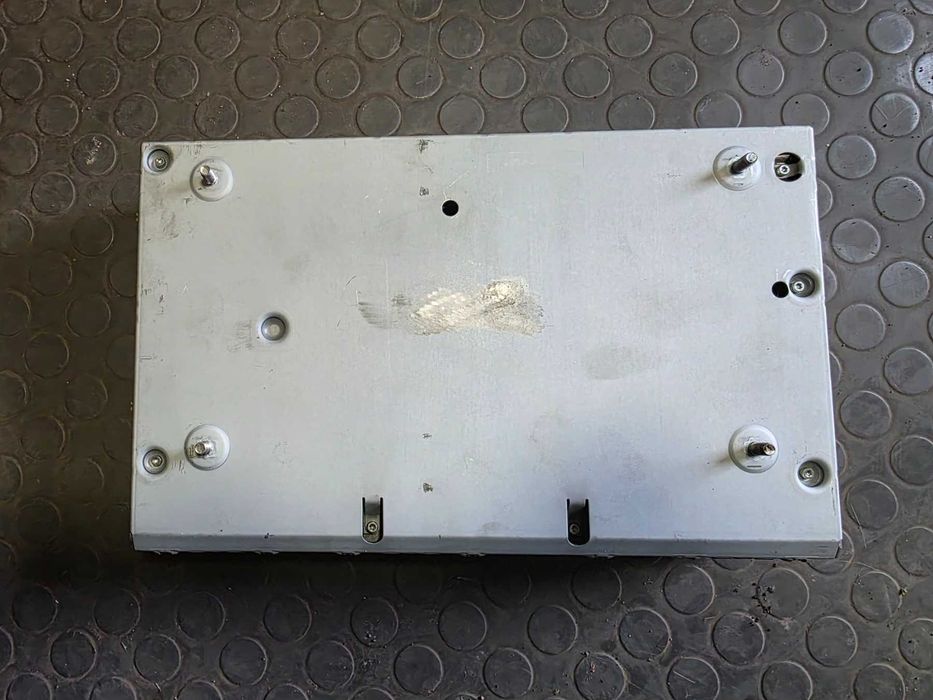 Продавам усилвател Harman Kardon за Mercedes S Class W221