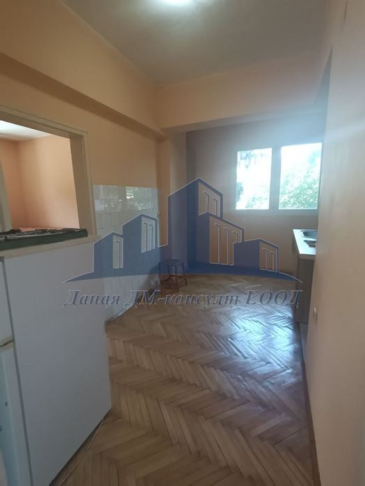 Дава се под наем Тристаен апартамент в Шумен, Център - 90 кв.м за 408 € - Снимка #7