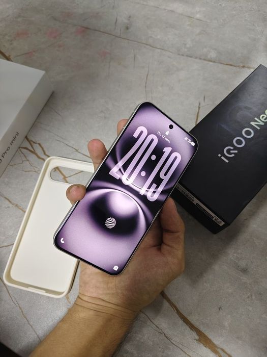 Vivo s50 pro mini в идеальное состояние новый