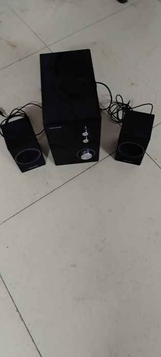 Буфет. Сабвуфер. Колонки. Колонка.