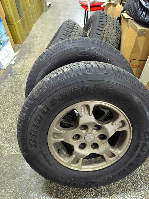 Mitsubishi Pajero  265/60/17 Bridgstone