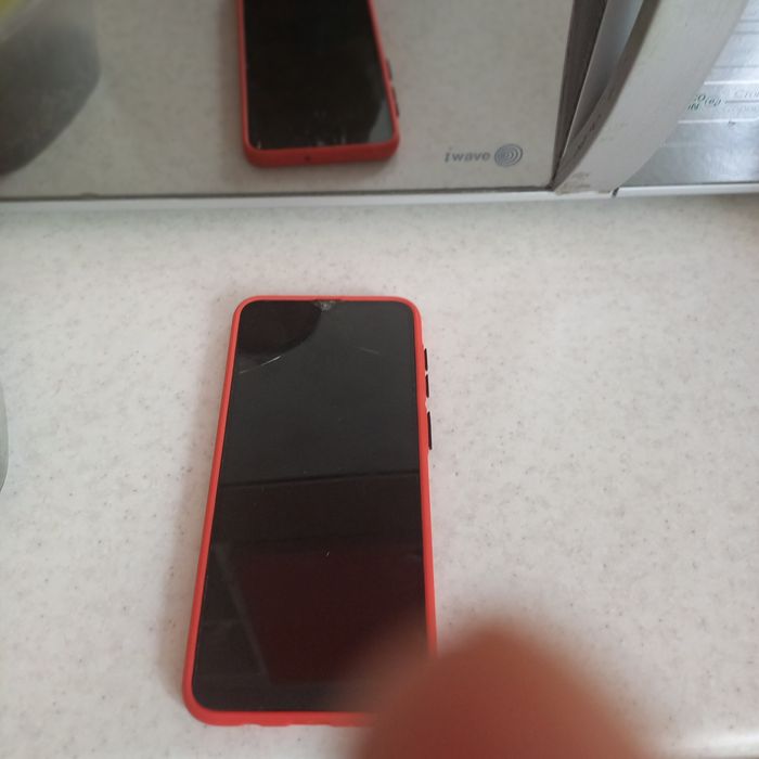 Срочно Продам телефон сломан экран!