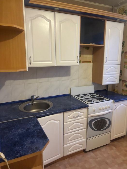 Продам 2 ком. Центр