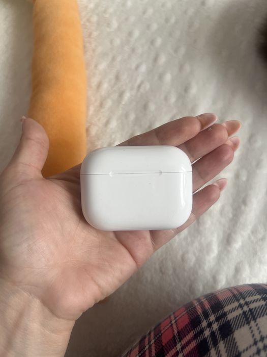 Зарядный кейс AirPods Pro 3 (Case) б/у