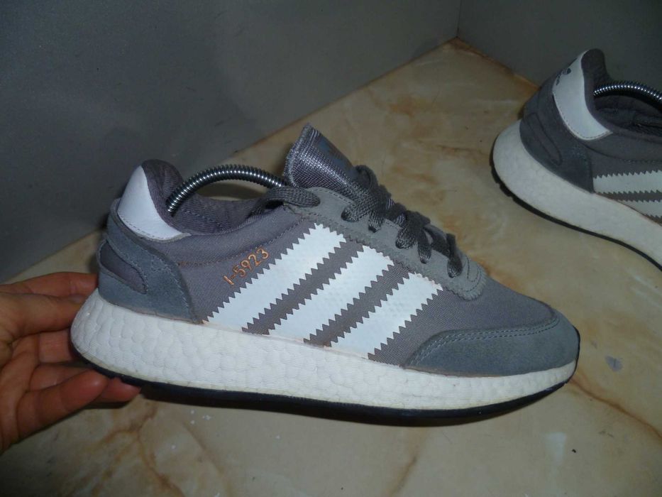 ADIDAS Boost маратонки №37