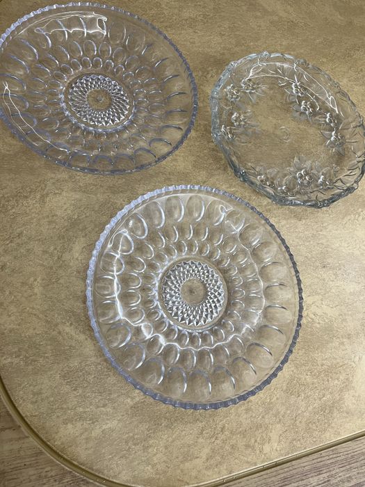 Продам стеклянные тарелки