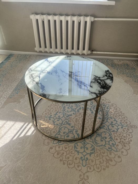 тумба. Стол для гостиной.