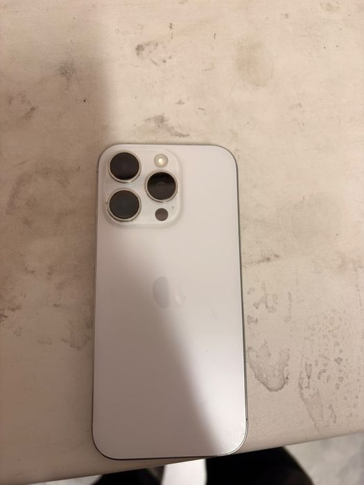 Продам Iphone 16 pro