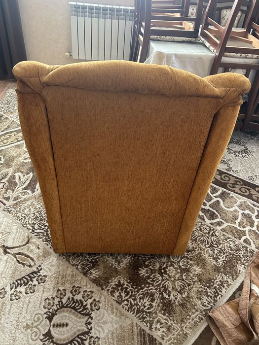 Продам диван с креслом