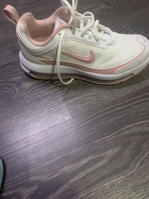 Маратонки NIKE дамски